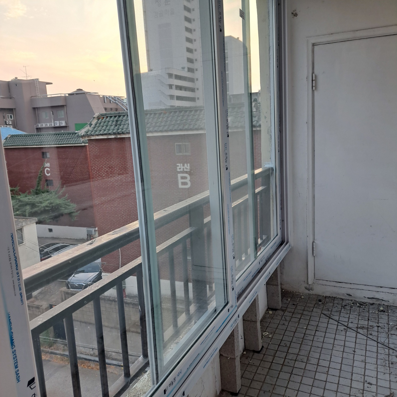 1785053824_Nly78zEo_6dd4c72b2e1863a7c2ba880109917679905c18bd.jpg 이미지크게보기