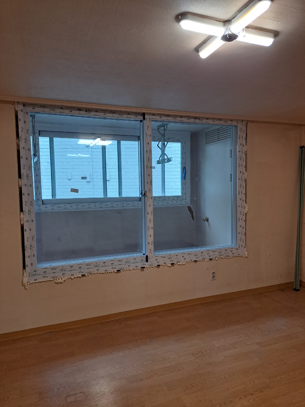 /user/k/kanghowindows/editor/2410/abf12c9ab52ef3fd75800f2940ab7835_1729436374_5577.jpg 이미지크게보기