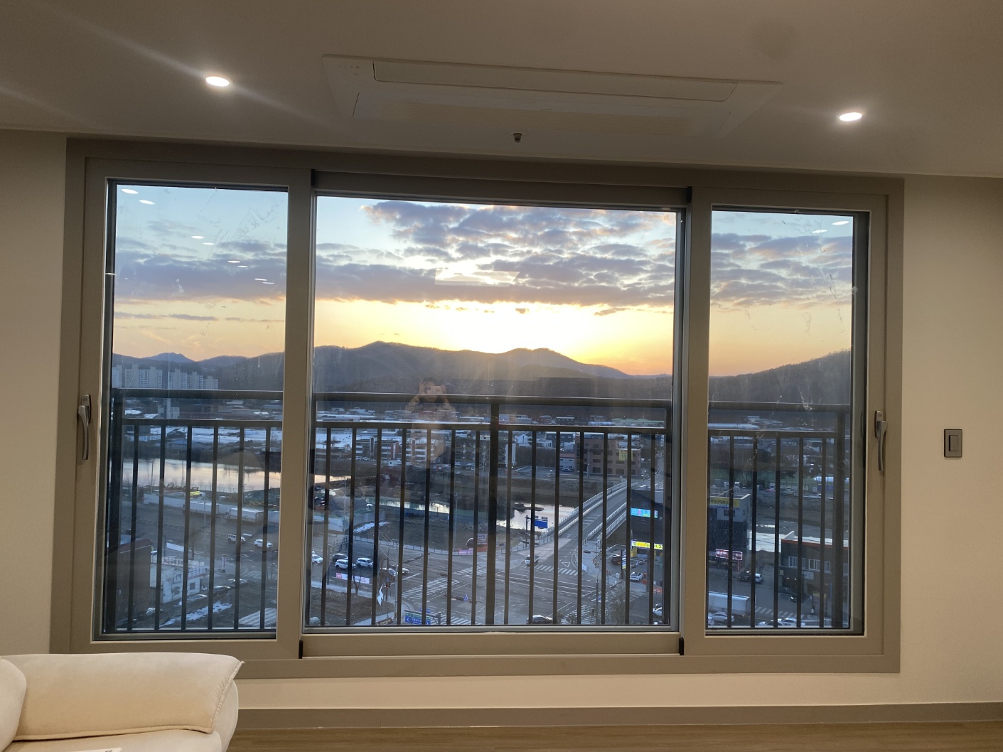 /user/k/kanghowindows/editor/2502/434d6316d2e8cca53ec4c5bf21889863_1738495506_0421.jpg 이미지크게보기
