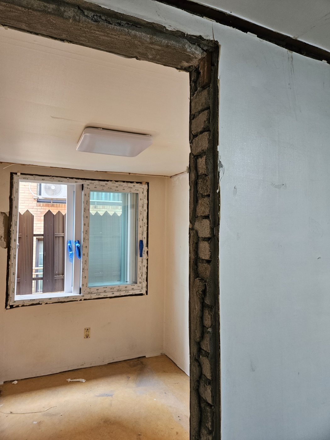 /user/k/kanghowindows/editor/2508/7b13b1822037f136246c631a9e66ae52_1754313441_74.jpg 이미지크게보기