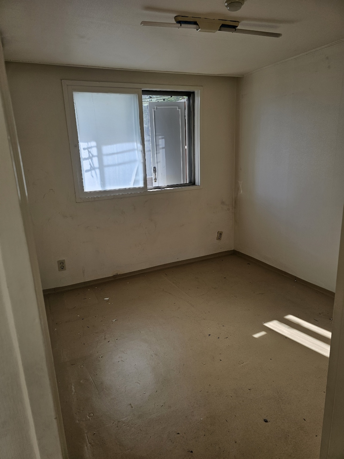 /user/k/kanghowindows/editor/2511/8924eae82c96136e97978cf63877acfb_1764247996_2537.jpg 이미지크게보기